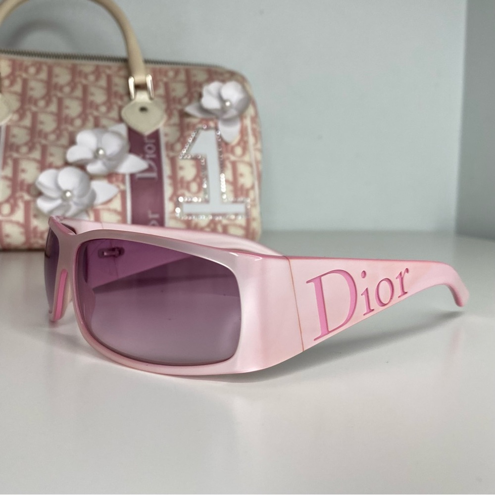 Iconic💗 Pink Christian Dior logo y2k Sunglasses💞 - Picture 2 of 10